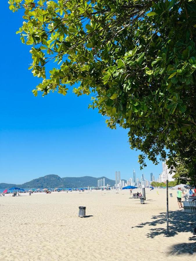Appartamento Avenida Atlantica, Beira Mar, Pe Na Areia Balneário Camboriú Esterno foto