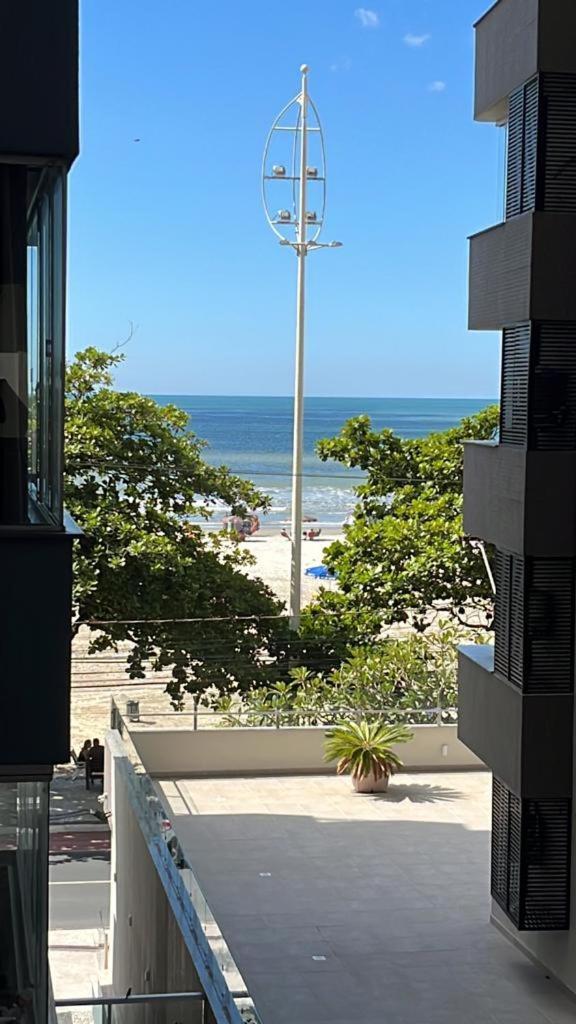 Appartamento Avenida Atlantica, Beira Mar, Pe Na Areia Balneário Camboriú Esterno foto