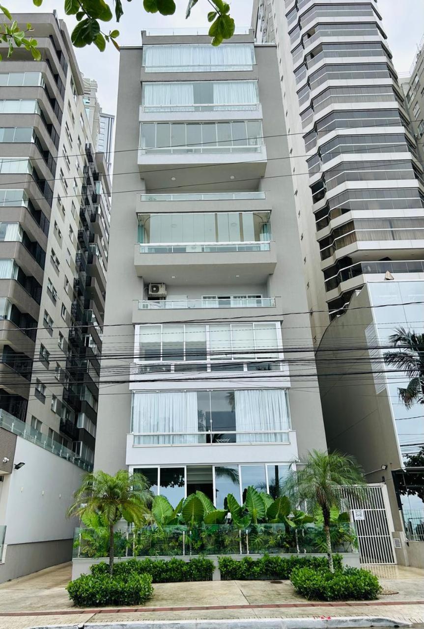 Appartamento Avenida Atlantica, Beira Mar, Pe Na Areia Balneário Camboriú Esterno foto